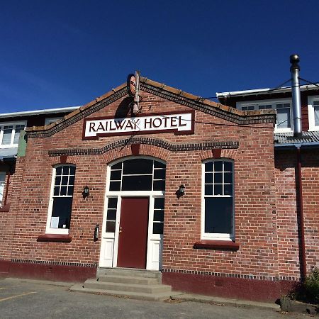 Mossburn Railway Hotel Exterior photo